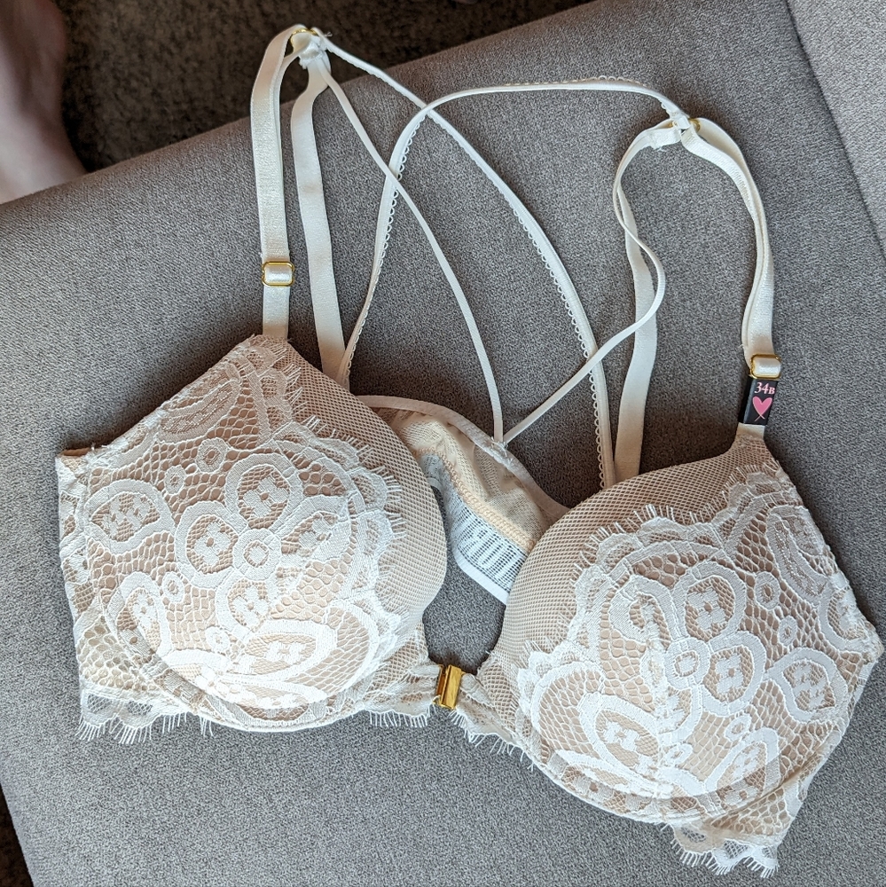 Very Sexy Victoria Secret Push Up Bra 34B brand new with tags!
